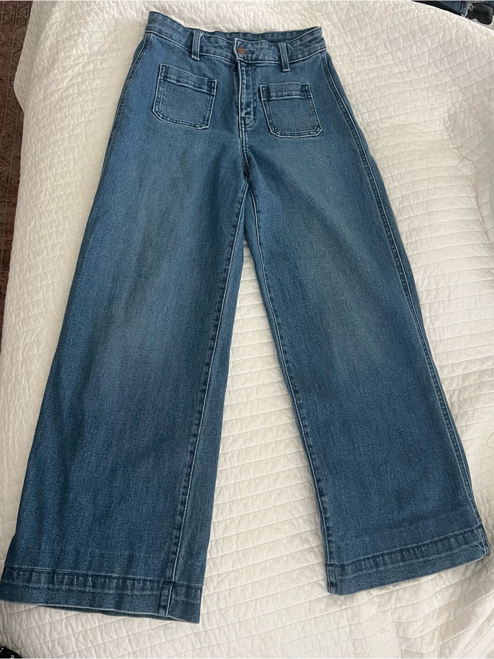 Wide-Leg Trouser Patch Pocket Women’s Jeans Old Navy Size 2, 28” inseam